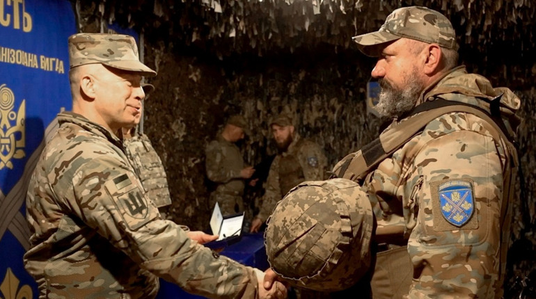 Воїна-водія з Рокитнівщини відзначили державною нагородою за службу на Покровському напрямку