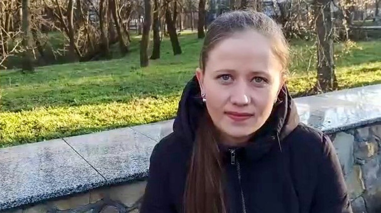 28-річна Юлія із Луганщини знайшла прихисток у Кагарлику і допомагає українським солдатам