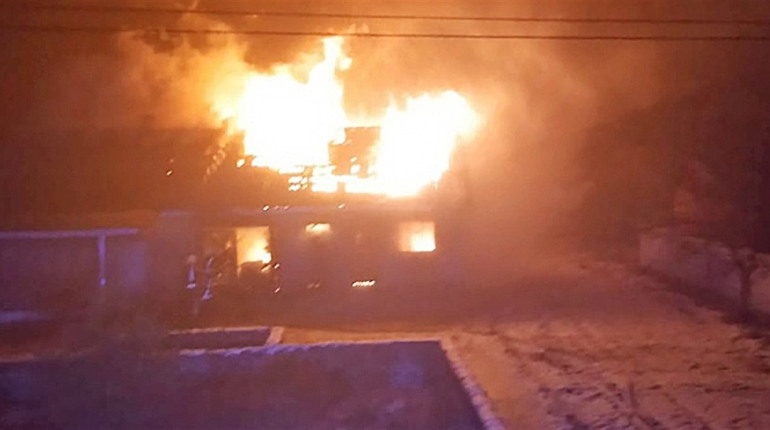 Напередодні Нового року рятувальники гасили пожежу у Володимирці