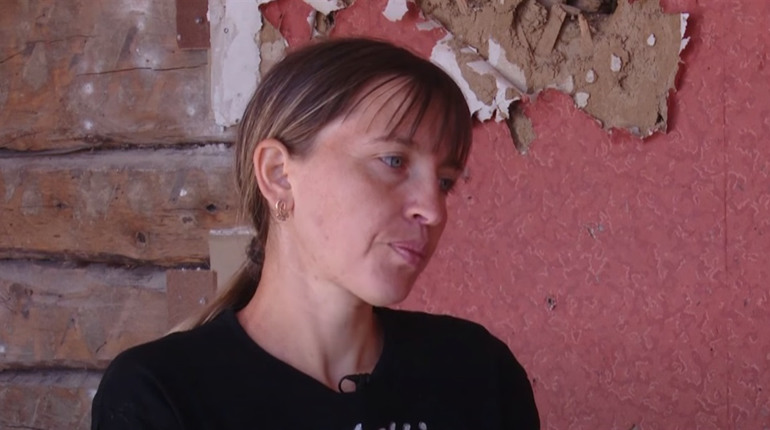 Будинок на Бобровиці, який будувало три покоління родини Медвідь, знищила російська бомба