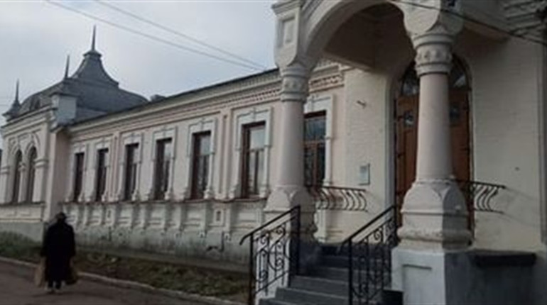 Краєзнавчий музей у Смілі оновився: в приміщенні замінили вікна і двері