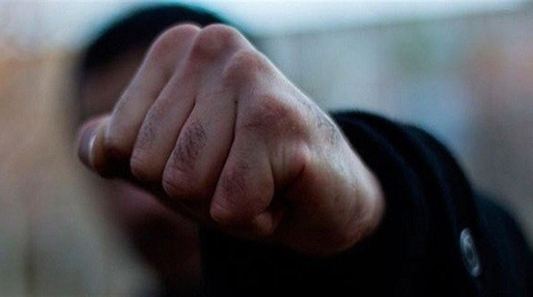 Оголосили підозру 65-річному нетішинцю, що до смерті побив сусідку. Що загрожує кривднику?
