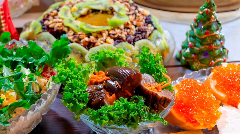 Рецепти салатів на Новий рік: що приготувати на святкове застілля