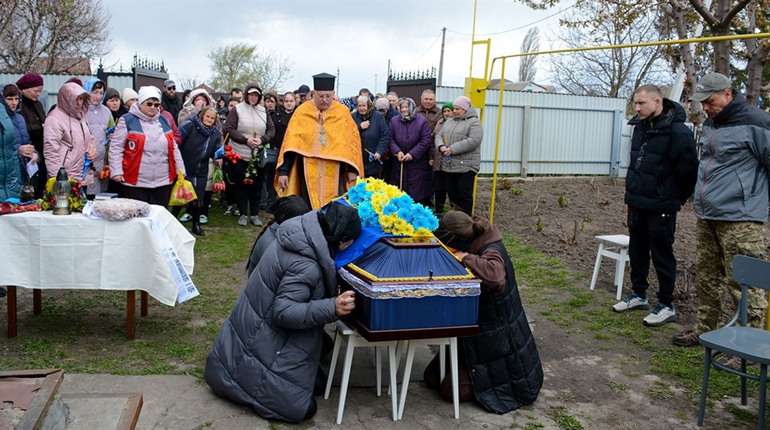 Тепер він духовний воїн на Небесах - у Слободі попрощалися із Захисником Миколою Малаховим