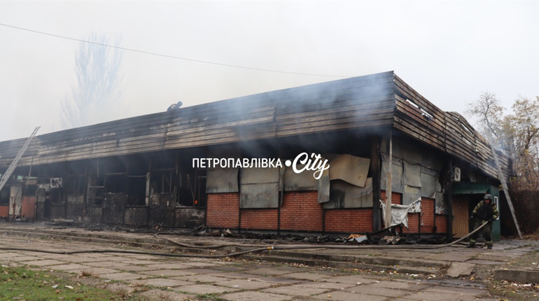 Петропавлівка під ворожим ударом: зруйновано кінотеатр, кафе, магазин (ВІДЕО)