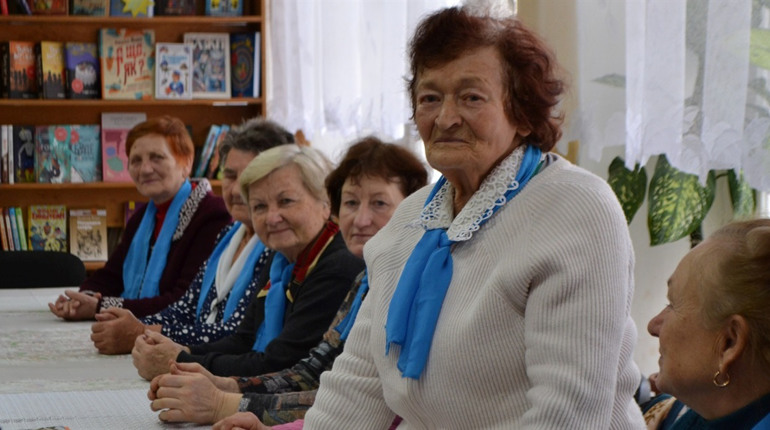 У Глухові відзначили волонтерок старшого віку, які постійно допомагають військовим ЗСУ