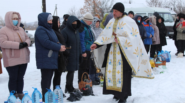 У Сватовому відсвяткували Водохреще: як це було