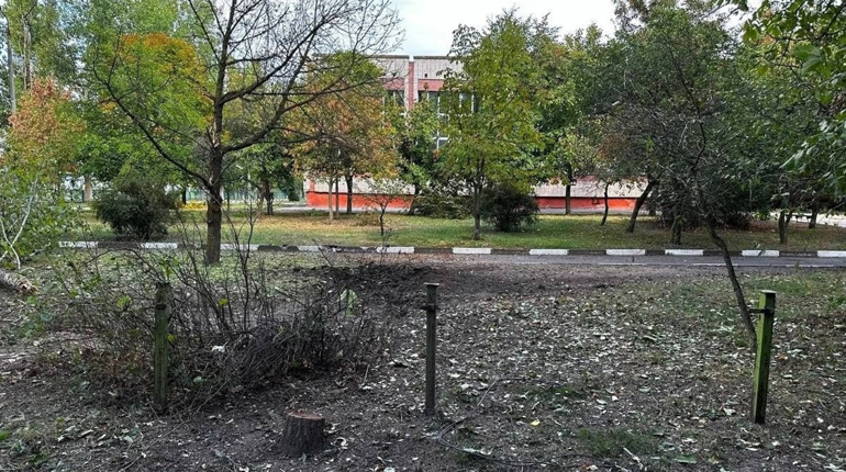 На Херсонщині окупанти поцілили у критичну інфраструктуру, освітні та медичний заклади, будинки