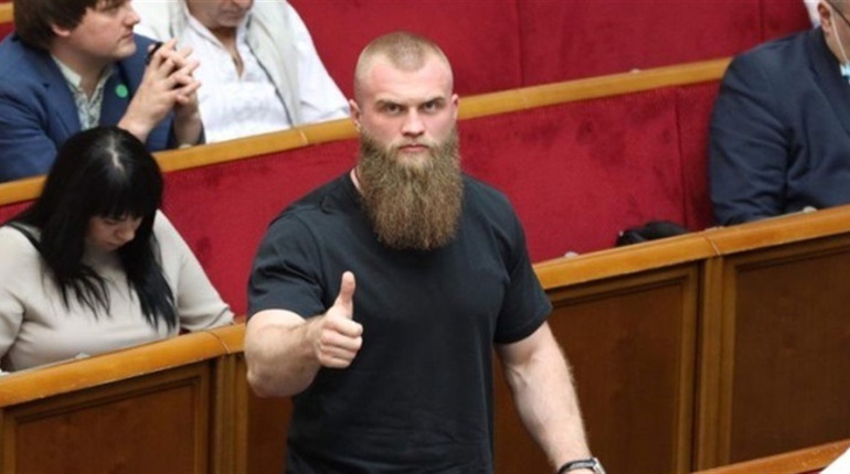 Народний депутат з Одещини Артем Дмитрук незаконно покинув Україну і був помічений у Молдові