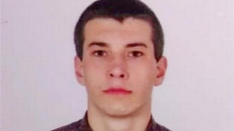 Поліція розшукує 20-річного Сергія Гушуватого, який підозрюється у вбивстві рідних матері та сестри
