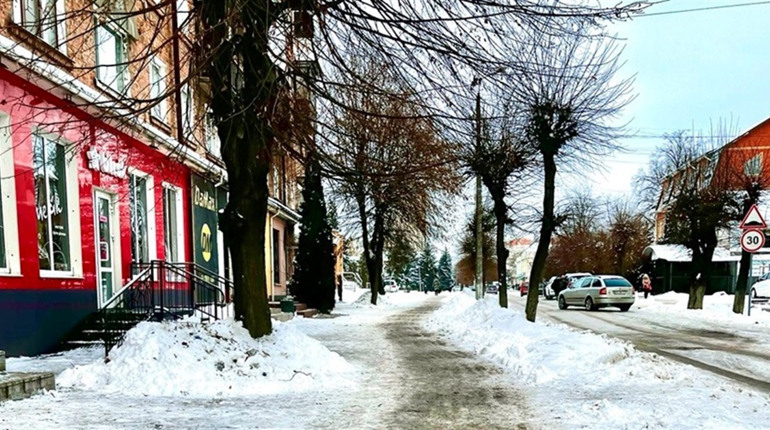 Після сильних морозів — коротке потепління, але зі снігом і вітром: прогноз погоди на 4–10 лютого