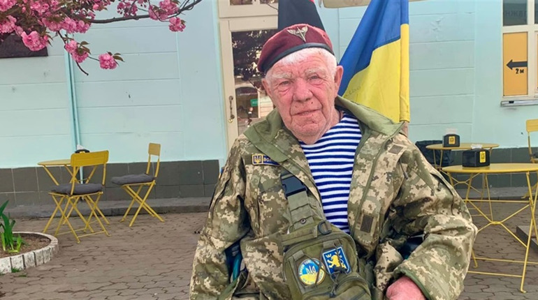Легендарний херсонський волонтер дядя Гріша став «Народним доброчинцем» року