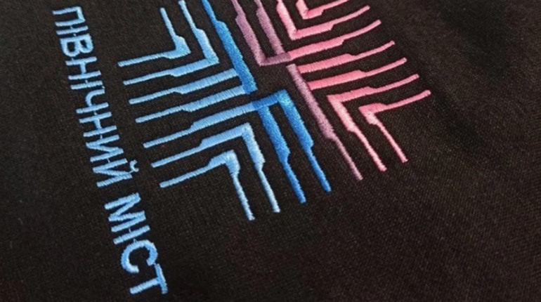 Точність і масштаб: що дає машинна вишивка бізнесу