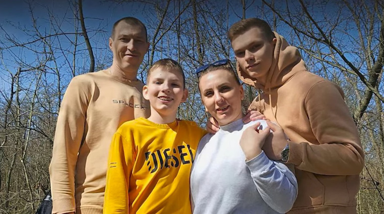 "Сподівалися, що через два тижні ми поїдемо додому", - історія війни родини з Вугледара