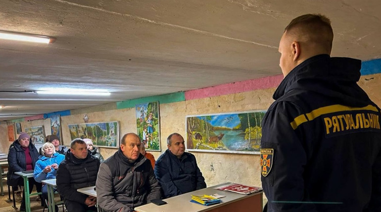 Рятувальники провели заняття у трьох закладах освіти Глухівської громади: про що розказували