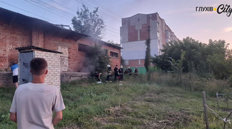У Глухові в центрі міста сталася пожежа