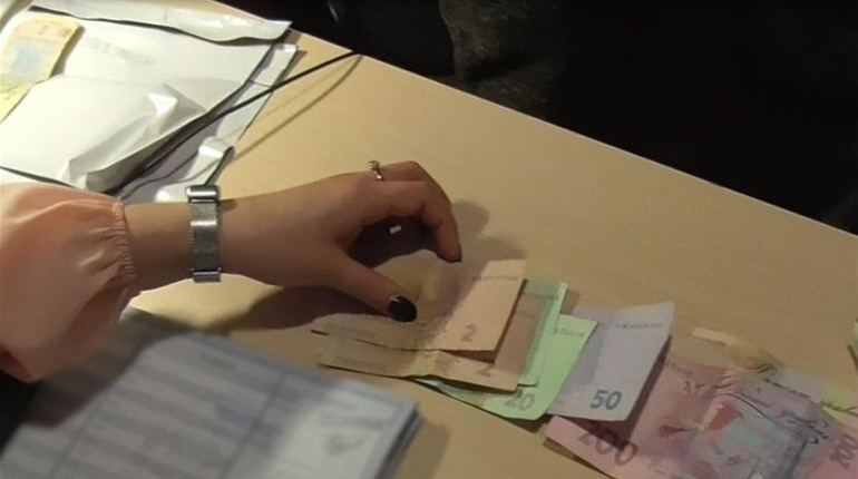 У Біляївці затримали підлітка, який викрав у пенсіонерів 17 000 гривень та гаджети