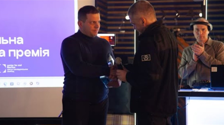 Правозахисник із Херсона отримав Національну премію: фіксував воєнні злочини окупантів