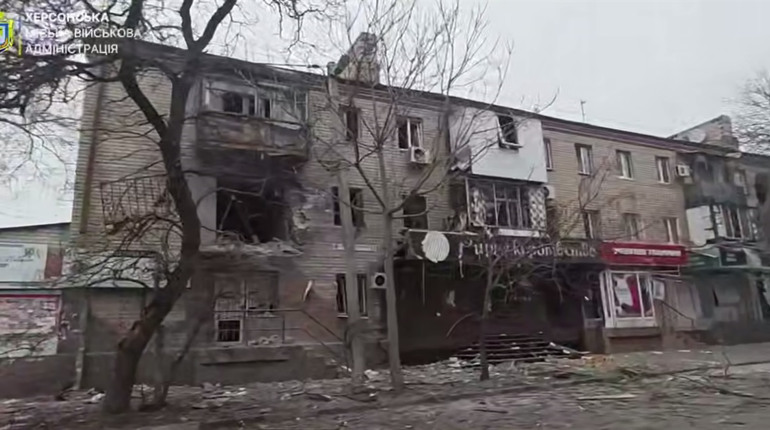 На Херсонщині окупанти атакували житлові квартали, критичну та соціальну інфраструктуру