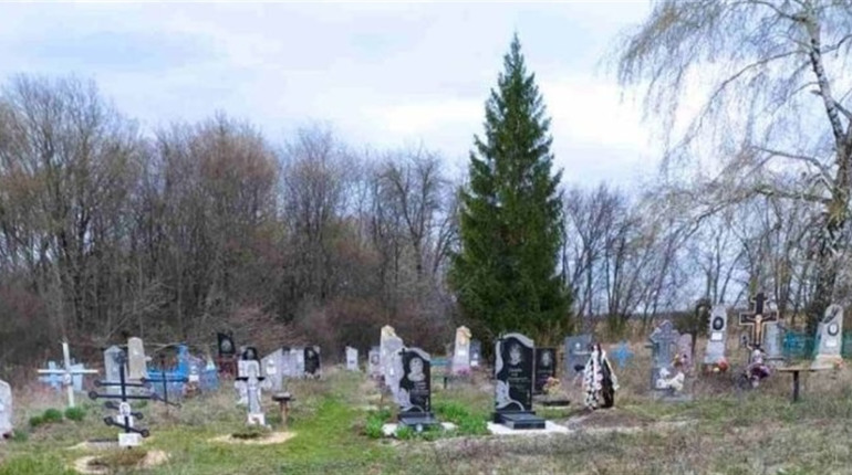 Рятувальники просять громадян не відвідувати кладовища у межах 20 км від кордону