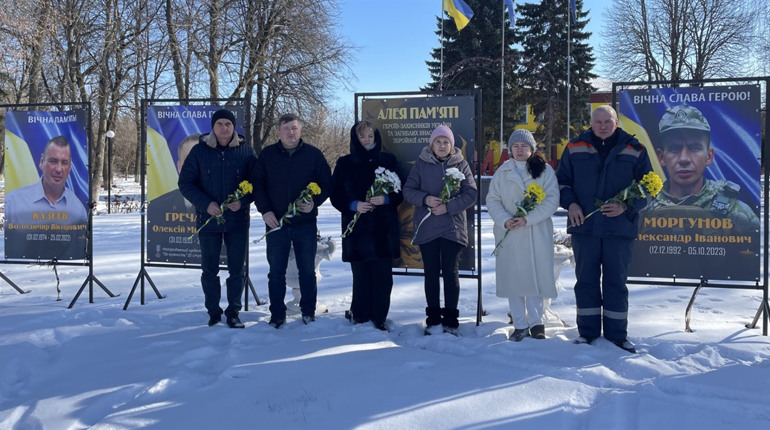 В Есмані на третю річницю повномасштабного вторгнення рф вшанували пам’ять загиблих Героїв