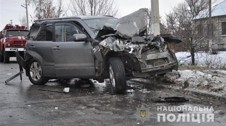 Водію вантажівки за ДТП на мосту загрожує до 10 років