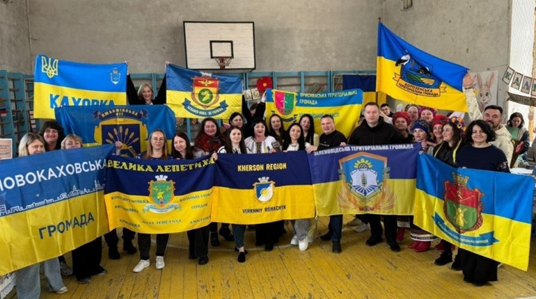 Каховська і Новокаховська громади взяли участь у благодійному ярмарку на підтримку ЗСУ