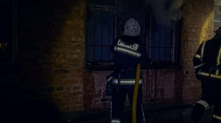 Трагедія у Шостці: на Садовому бульварі пожежа забрала життя двох чоловіків (відео)