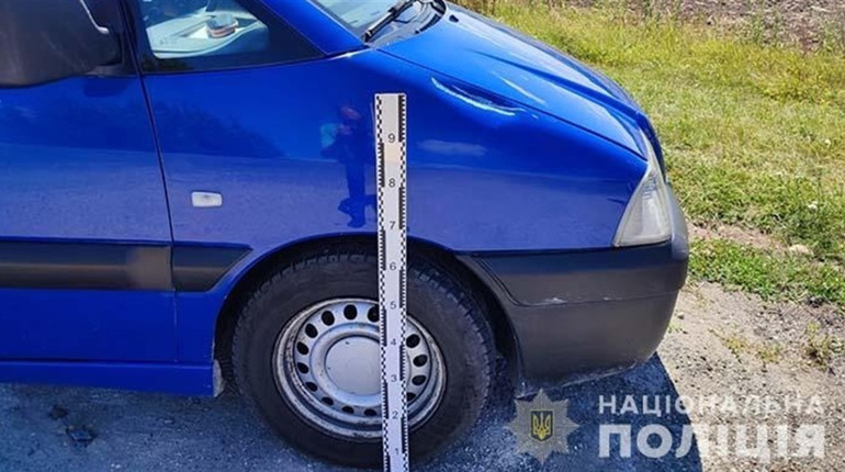 Під колеса автомобіля Peugeot Expert потрапила 14-ти річна дівчина на Кременеччині