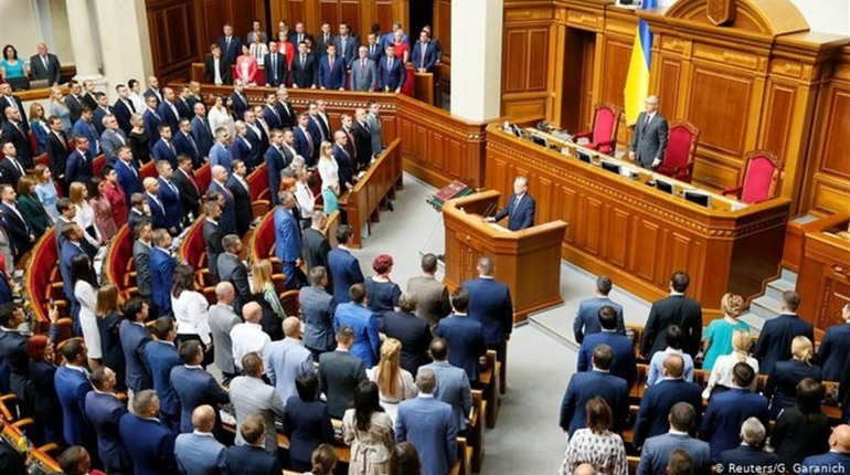 Скасування депутатської недоторканності: маніпуляція чи початок змін