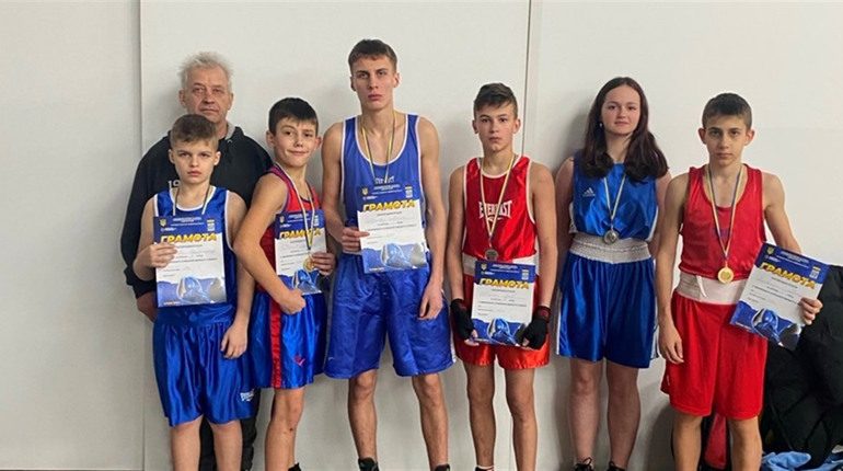 Боксери з Глухова відзначилися перемогами на чемпіонаті області