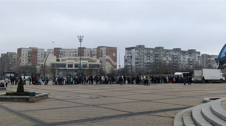 В Южному пенсіонерка за шматок піци ледь не побилася зі школярем