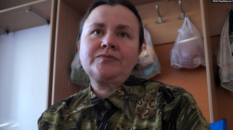 “У нашому бомбосховищі народилося 5 дітей”. Вчителька української мови про окупацію Волновахи