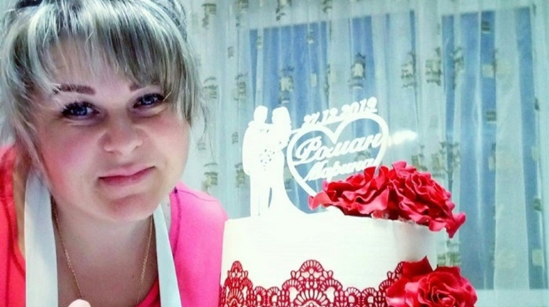 Солодке добро. Як корделівчанка своїми солодощами допомагає землякам