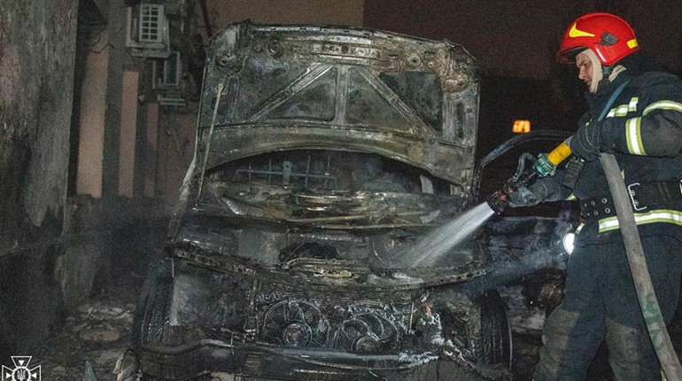 У ніч на 25 січня над Одесою збили 10 дронів, постраждали шестеро людей, була масштабна пожежа