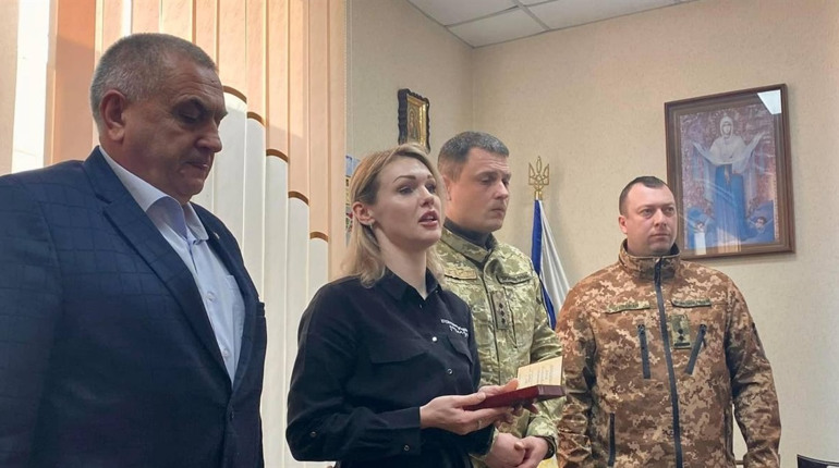 В Черкаському районі відзнаками Президента посмертно нагородили трьох військовослужбовців