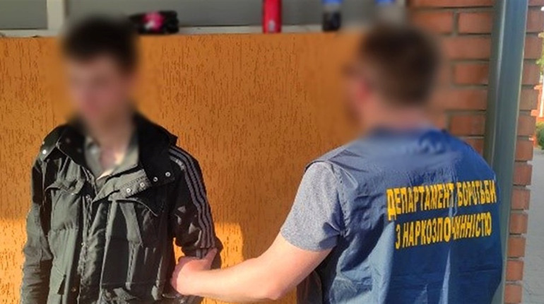 У червоноградського наркодилера поліцейські вилучили "товару" на понад півмільйона гривень
