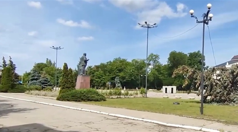 Жителів Нової Каховки закликають виїжджати, бо буде "голосно"