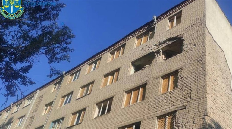 Окупанти завдали вранішнього удару по Херсону, загинули двоє мирних жителів