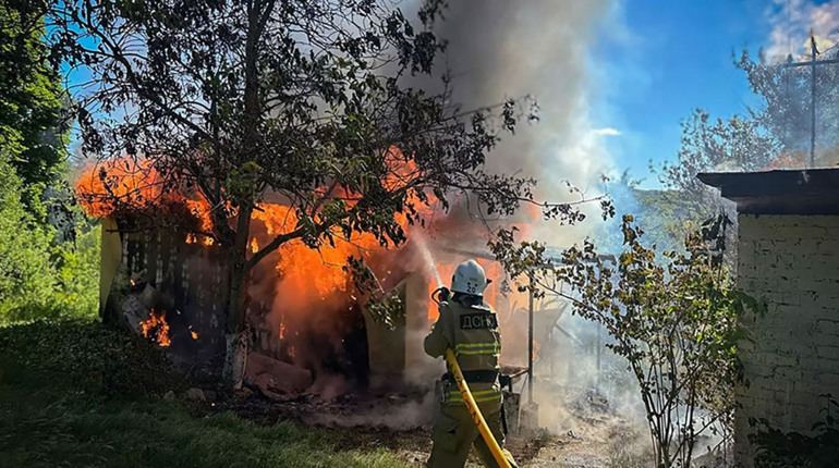 У селі Юшки на Обухівщині сталася пожежа: постраждала дача