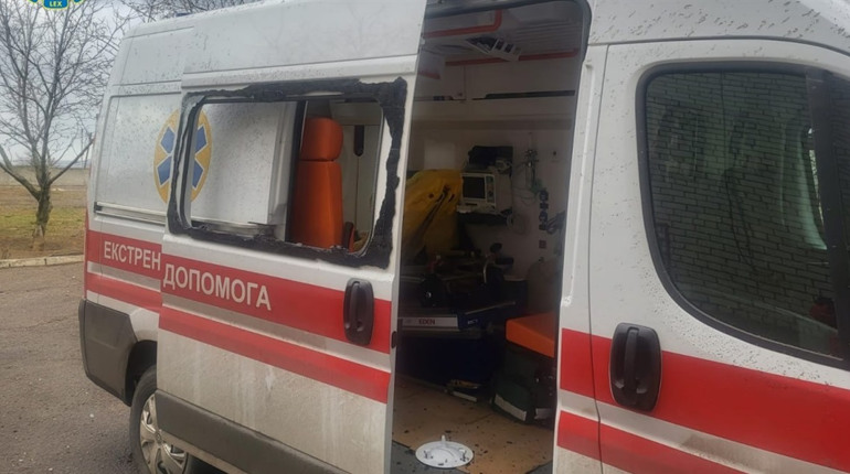 На Херсонщині терористи сьогодні обстріляли два медичні заклади, є поранені