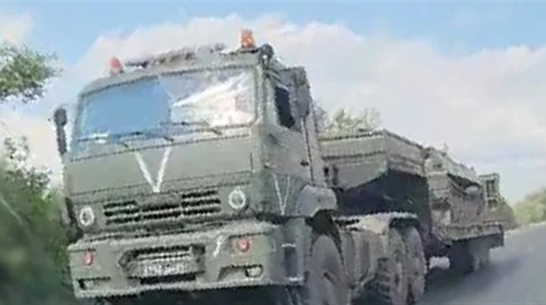 На Мелітопольщину ворог активно перекидає техніку та живу силу