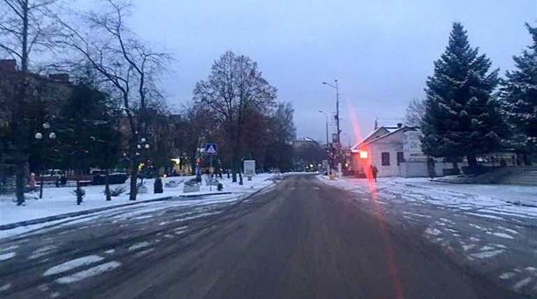 Засніжило: сарненці радіють, а комунальникам - клопіт