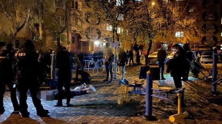 У Рівному на дитячому майданчику вибухнув боєприпас: серед постраждалих дитина