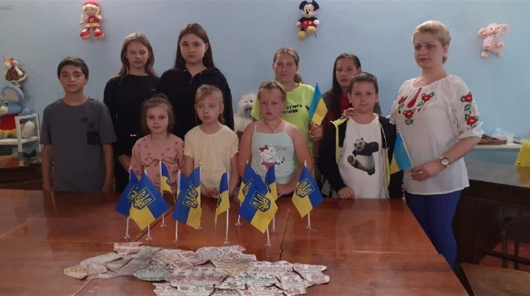 Франко – модник, круті дерева Долинської й ВОЛЯ – на гербі. Як у ЦДЮТ відзначили День Конституції