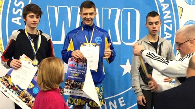 Чемпионат Украины и новые победы: наши кикбоксеры возвращаются с медалями
