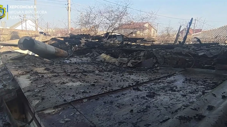 На Херсонщині армія рф атакувала житлові квартали, критичну та соціальну інфраструктуру