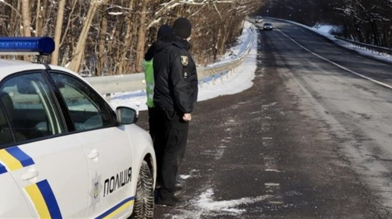 На Переяславщині ВАЗ "наздогнав" Mazda дорогою до заміського комплексу: хроніка поліції