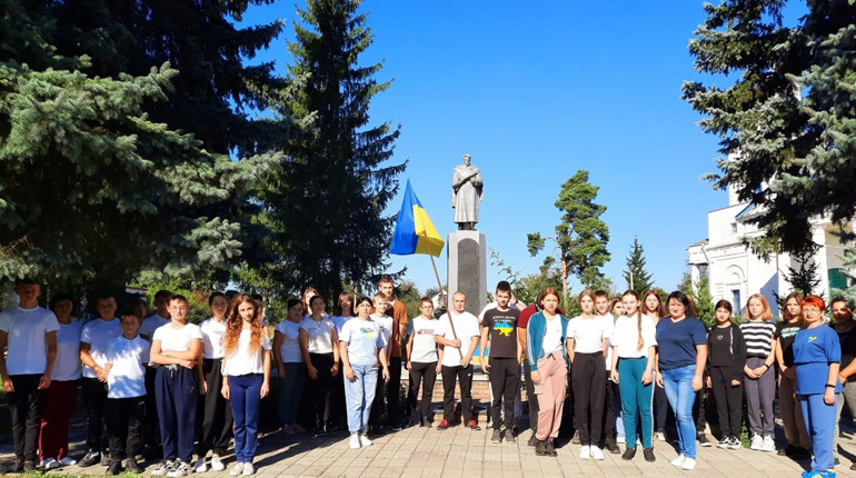 Забіг, естафети, волейбол: учні і вчителі Білківської ЗОШ провели День фізичної культури та спорту