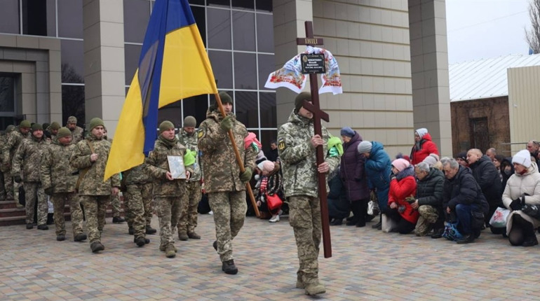 Громада Сміли прощалася із захисником Віталієм Микитенком